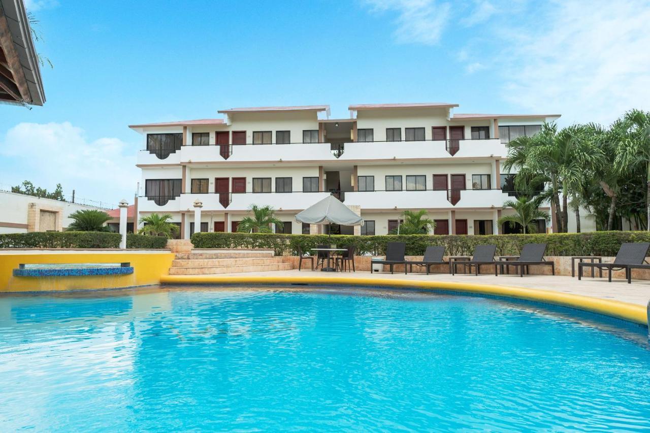 Hotel Silvestre Λα Ρομάνα Εξωτερικό φωτογραφία