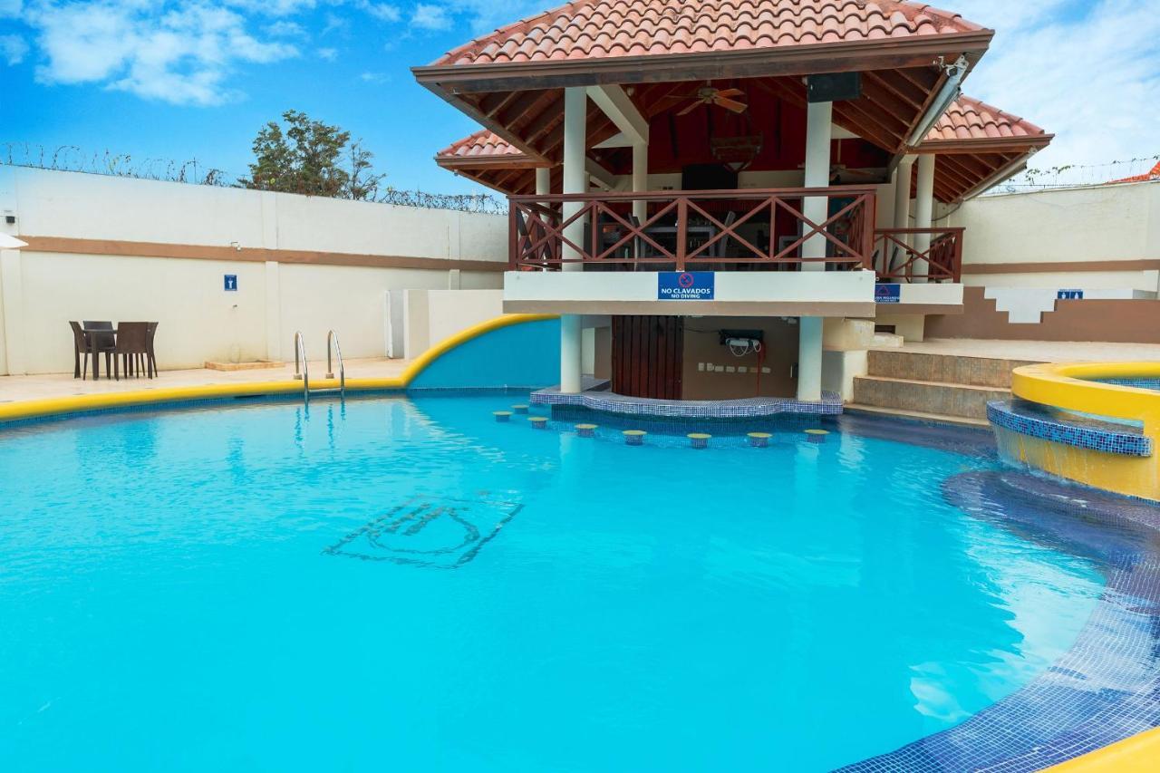 Hotel Silvestre Λα Ρομάνα Εξωτερικό φωτογραφία